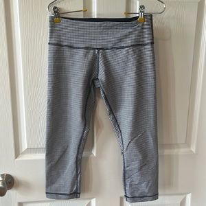 Lululemon Mid-Rise Crop Leggings Size 6